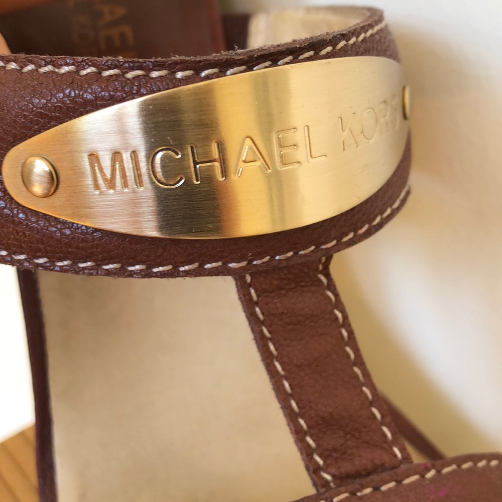 Super fly Michael Kori platforms